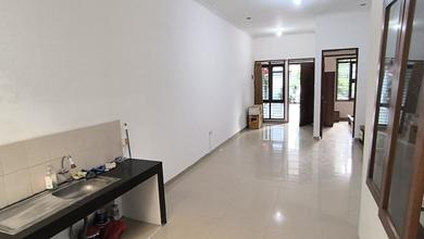 Rumah Dijual di Singgasana, Bandung, LB 65m², Harga Kompetitif!