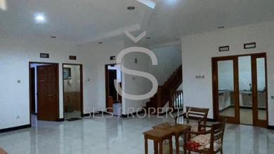 Hunian Prestisius di Kawasan Setiabudi, Bandung, LB 200m², Harga 3,5 Miliar