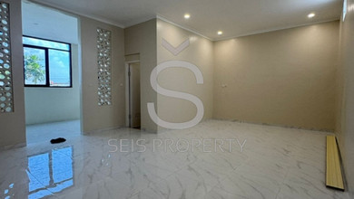 Rumah Elegan di Bojongloa Kidul, Bandung, 4 Kamar Tidur, LT 187m²