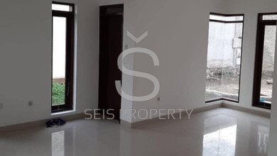 Dijual Rumah Strategis di Regol, Bandung - LT 180m²