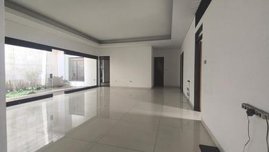 Rumah Mewah di Pajajaran, Bandung, 5 Kamar Tidur, LT 285m²