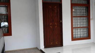 Hunian Favorit di Taman Holis Indah, Bandung, 3 KT, Harga 1,1 Miliar