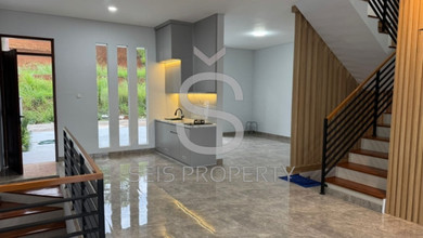 Rumah Elegan di Dago, Bandung, 5 Kamar Tidur, LT 166m²