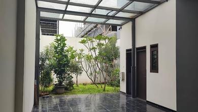 Hunian Mewah di Mekar Wangi, Bandung, 5 KT, LT 300m²