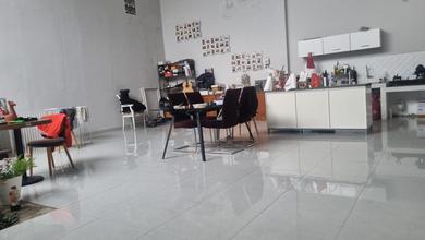 Rumah Dijual di Taman Holis Indah, Bandung, LB 200m², Harga Kompetitif!