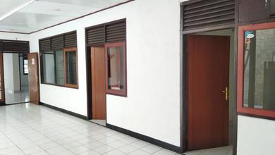 Disewakan Rumah Murah di Astanaanyar, Bandung, LT 244m²
