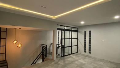 Rumah Siap Pakai di Area Taman Kopo Indah, Bandung, LT 108m²