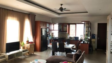 Rumah Mewah di Lengkong, Bandung, 5 KT, LT 187m²