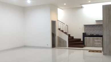 Rumah Siap Pakai di Kawasan Taman Kopo Indah, Bandung, LT 112m²