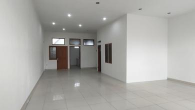 Dijual / Disewakan 2 Ruko Rendeng Moch Toha Bandung - Lebar Muka 14 Meter SHM