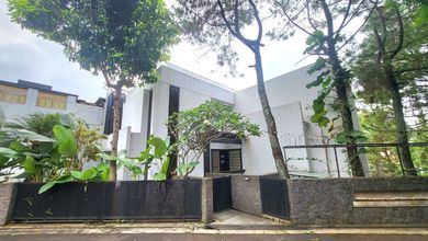 Kesempatan Eksklusif, rumah Mewah di Dago Pakar, Bandung, LB 550m²