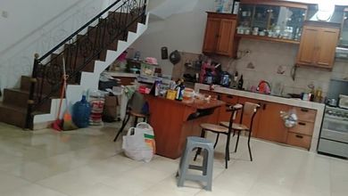 Dijual Rumah 3 Lantai hadap Barat di TKI 2