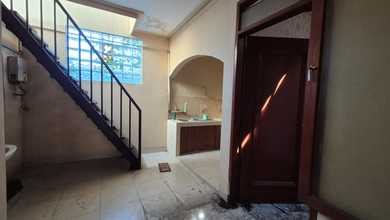 Kesempatan Rumah di Regol, Bandung, LB 130m², Harga 1,35 Miliar