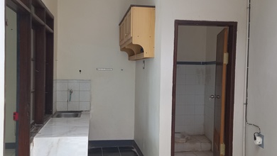 Rumah Sewa Nyaman Lokasi Taman Kopo Indah, Bandung, LB 150m²