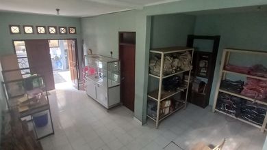 Kesempatan Rumah di Cibaduyut, Bandung, LB 145m², Harga 1,5 Miliar