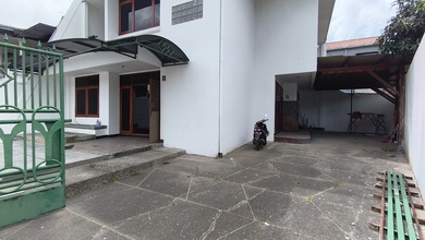 Hunian Elite di Kawasan Andir, Bandung, LB 200m², Harga 3,6 Miliar