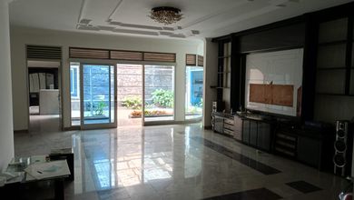 Hunian Elite di Kawasan Kopo Permai, Bandung, LB 225m², Harga 2,7 Miliar