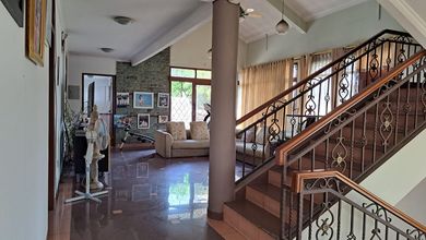 Hunian Mewah di Mekar Wangi, Bandung, 7 Kamar Tidur, LT 470m²