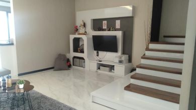 Hunian Elegan di Mekar Wangi, Bandung, 5 Kamar Tidur, LT 180m²