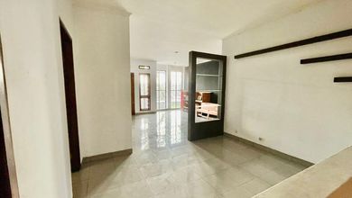 Diskon! Rumah Cantik Baru Renovasi 2,5 Lantai Kopo Permai Bandung