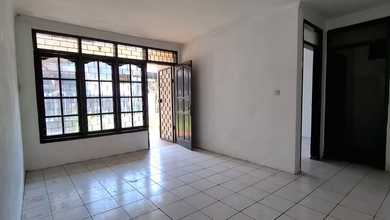 Dijual Rumah Strategis di Kopo Permai, Bandung - LT 203m²