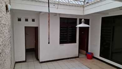 Properti Siap Huni di Kawasan Bojongloa Kidul, Bandung, LT 235m²