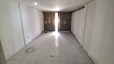 Sewa Ruko Lokasi Ramai Baru Renovasi Siap Huni di Mainroad TKI I Bandung