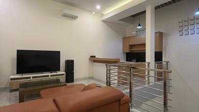Hunian Mewah di Singgasana, Bandung, 5 KT, LT 185m²