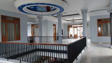 Hunian Elegan di Sarijadi, Bandung, 6 Kamar Tidur, LT 685m²