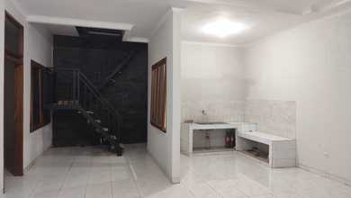 Hunian Favorit di Taman Kopo Indah, Bandung, 3 KT, Harga 1,6 Miliar