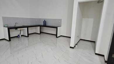 Rumah Siap Huni di Area Babakan Ciparay, Bandung, LT 180m²