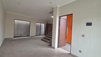 Rumah Dijual di Kopo Permai, Bandung, LB 120m², Harga Kompetitif!