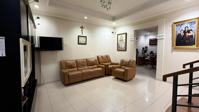 Rumah Elegan di Mekar Wangi, Bandung, 4 KT, LT 484m²