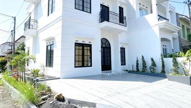 Rumah Dijual di Margacinta, Bandung, LB 165m², Harga Terbaik!