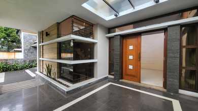 Rumah Mewah di Kawasan Batununggal, Bandung, LB 550m², Harga 9,5 Miliar