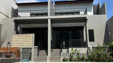 Hunian Elegan di Setra Duta, Bandung, 4 Kamar Tidur, LT 153m²