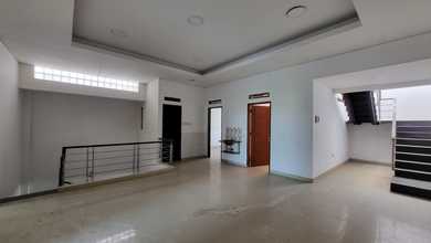 Penawaran Eksklusif, rumah Prestisius di Batununggal, Bandung, LB 250m²