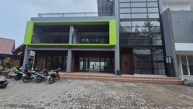 Ruang Usaha Strategis Depan Binus University. Apartemen Marbella. Lapangan Padel di Resor Dago Pakar Bandung