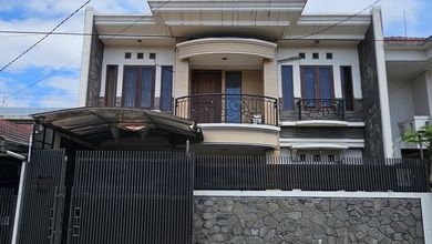 Dijual Rumah Nyaman di Taman Holis Indah, Bandung - LT 189m²