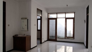Hunian Mewah di Batununggal, Bandung, 2 KT, LT 162m²