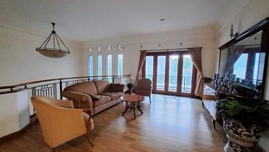 Hunian Mewah di Kawasan Batununggal, Bandung, LB 380m², Harga 6,9 Miliar
