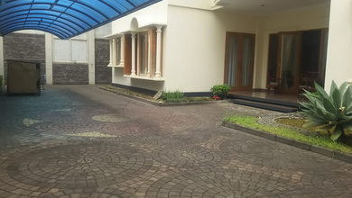 Kesempatan Eksklusif, rumah Prestisius di Pondok Hijau, Bandung, LB 700m²