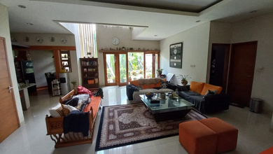 Hunian Elegan di Mekar Wangi, Bandung, 4 KT, LT 273m²