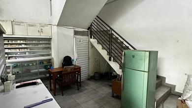Sewa Ruko 3.5 Lantai di Ciroyom, Area Ramai