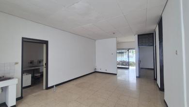 Disewakan Rumah Murah di Babakan Ciparay, Bandung, LT 221m²