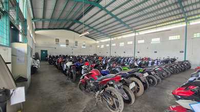 Gudang dengan Tanah Luas Cocok Investasi/Usaha di Kopo Permai