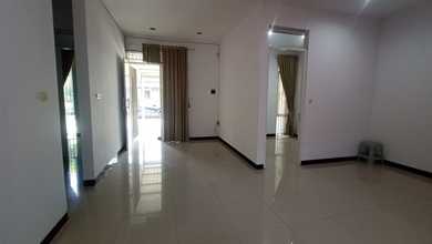 Hunian Favorit di Taman Kopo Indah, Bandung, 3 KT, Harga 2,1 Miliar