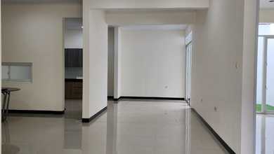 Properti Siap Pakai di Area Taman Kopo Indah, Bandung, LT 170m²