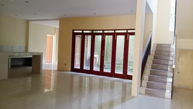 Rumah Elegan di Pasteur, Bandung, 4 KT, LT 286m²