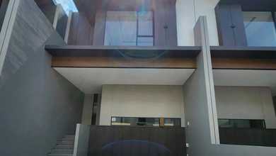 Rumah Prestisius di Kawasan Setra Duta, Bandung, LB 150m², Harga 3,15 Miliar